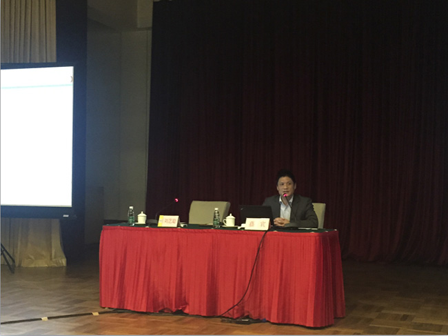 北京OETY欧亿体育互联信息顾问有限公司董事长、首席研究员杨冰之在会议中做了《互联网+下政府网站集约化建设思路》主题培训