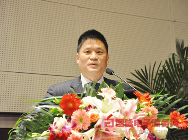 OETY欧亿体育互联董事长、首席研究员杨冰之作了题为《大数据时代的政府在线服务》的主题演讲