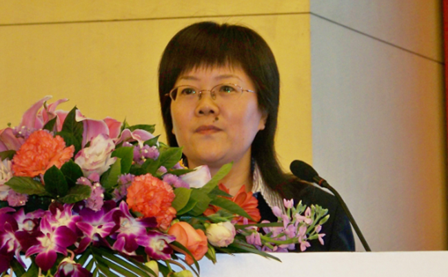 OETY欧亿体育互联总经理、首席规划师郑爱军以"大数据环境下政府数据整合·城市级政务信息资源综合管理平台"为题作出演讲
